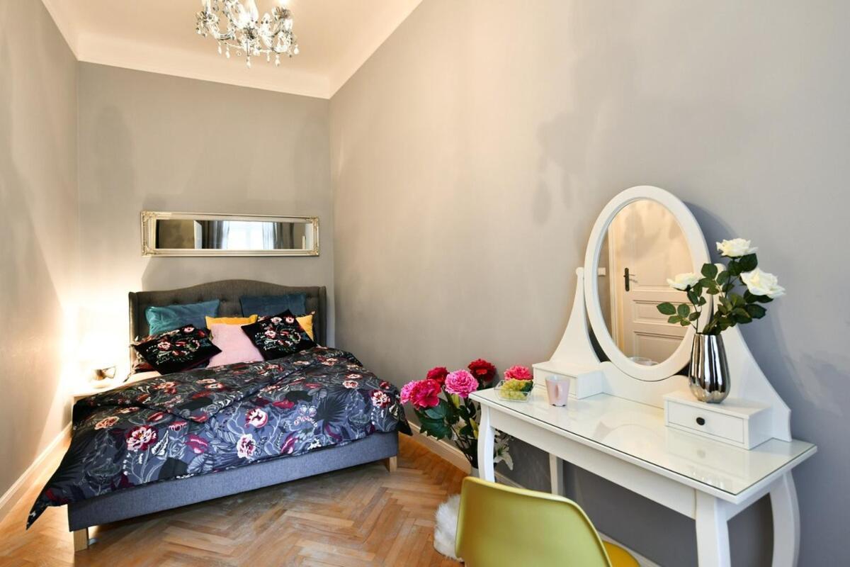 Cityscape Wenceslas Square Apartment Прага Екстериор снимка