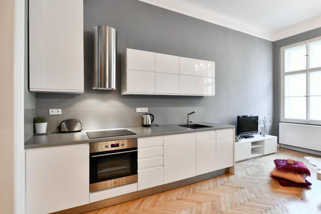 Cityscape Wenceslas Square Apartment Прага Екстериор снимка