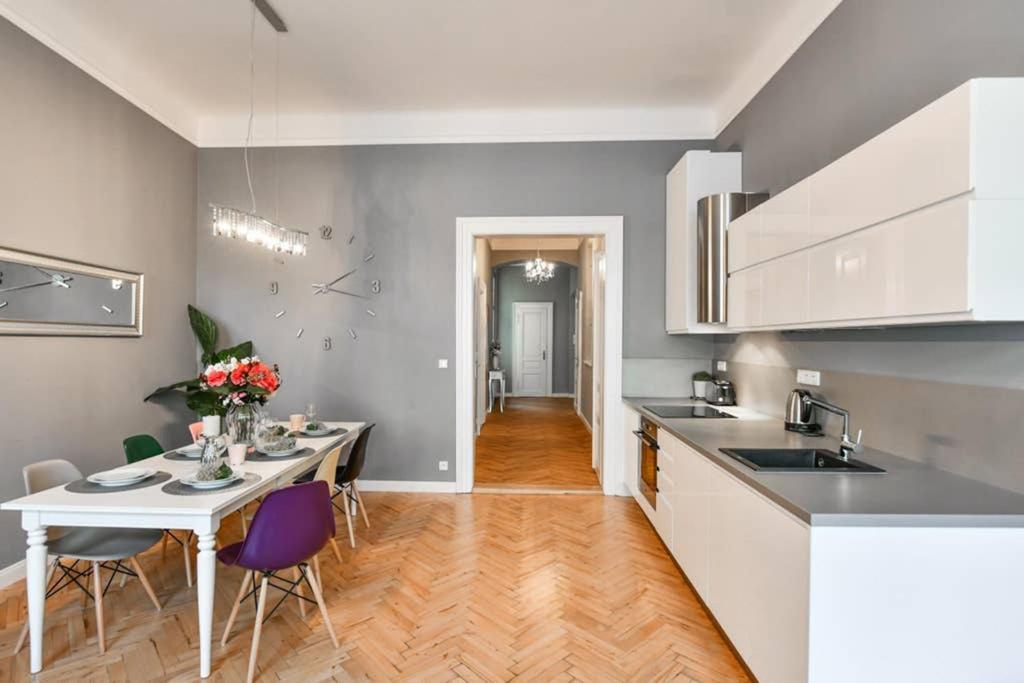 Cityscape Wenceslas Square Apartment Прага Екстериор снимка
